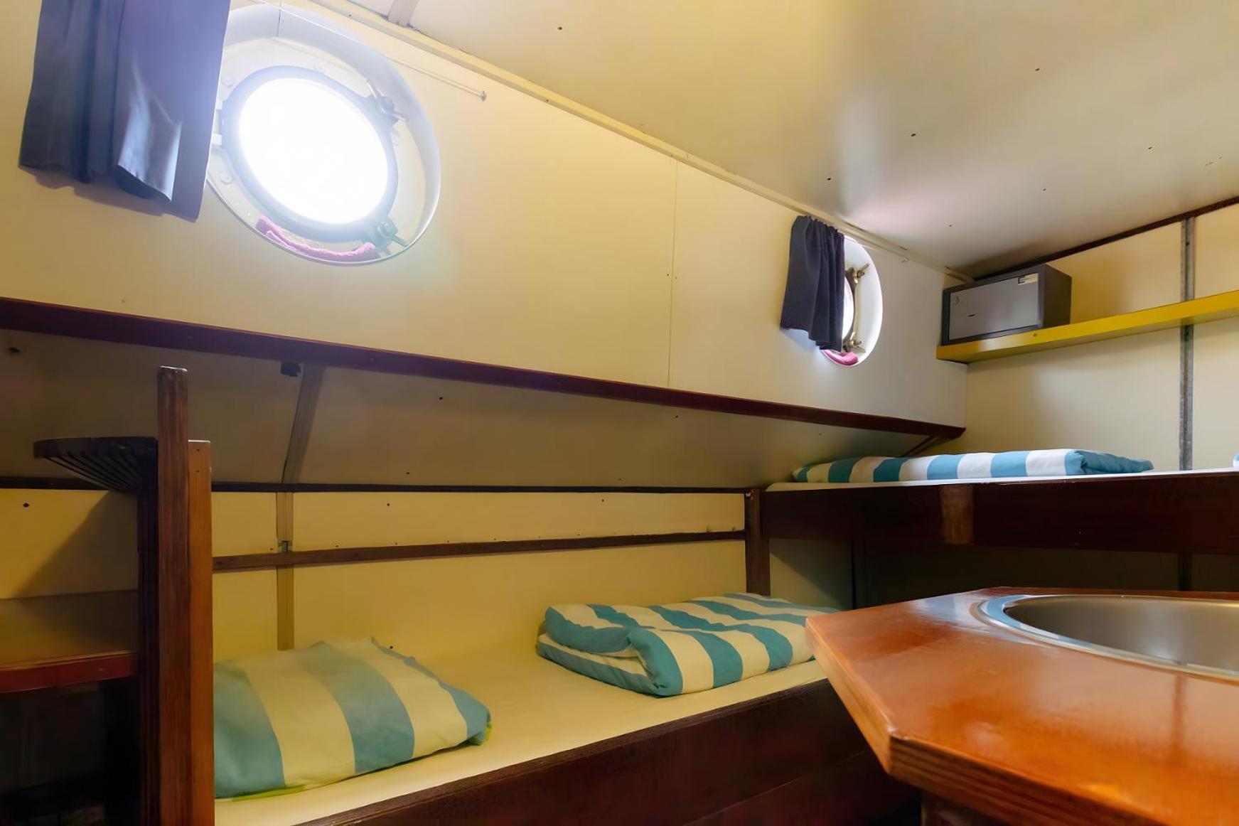 Intersail Hostel - Avontuur Amsterdam Luaran gambar